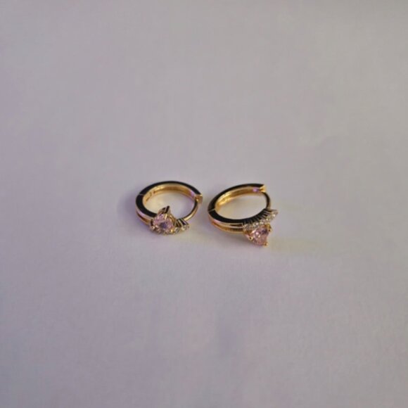 Pink heart and clear stone huggies - Picture 2 of 2